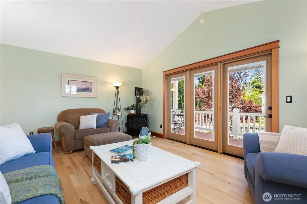 1355 Sealawn Boulevard Freeland WA 98249