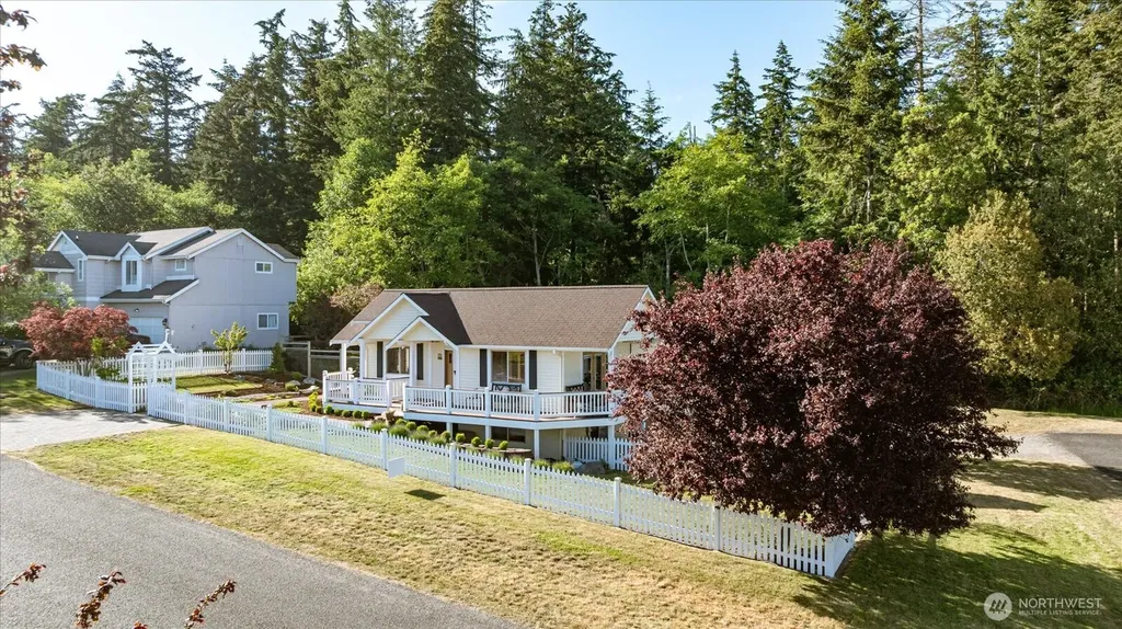 1355 Sealawn Boulevard Freeland WA 98249