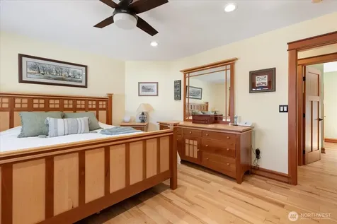 1355 Sealawn Boulevard Freeland WA 98249