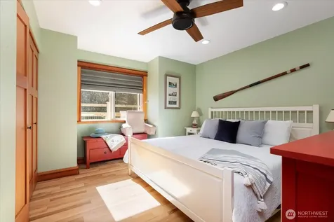 1355 Sealawn Boulevard Freeland WA 98249