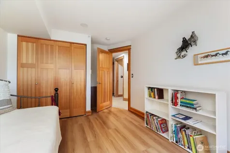 1355 Sealawn Boulevard Freeland WA 98249