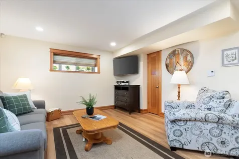 1355 Sealawn Boulevard Freeland WA 98249