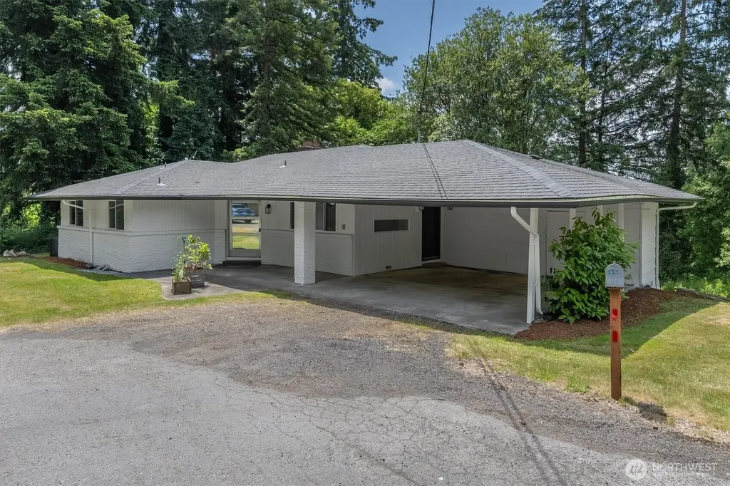 121 Lowrane Drive Kelso WA 98626