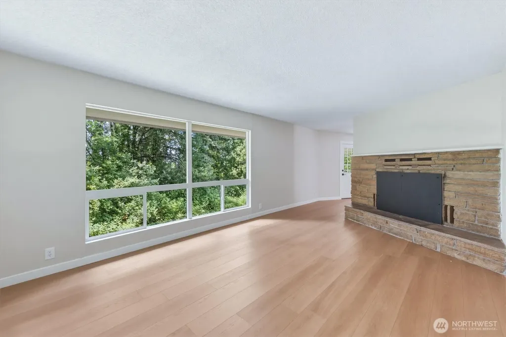 121 Lowrane Drive Kelso WA 98626