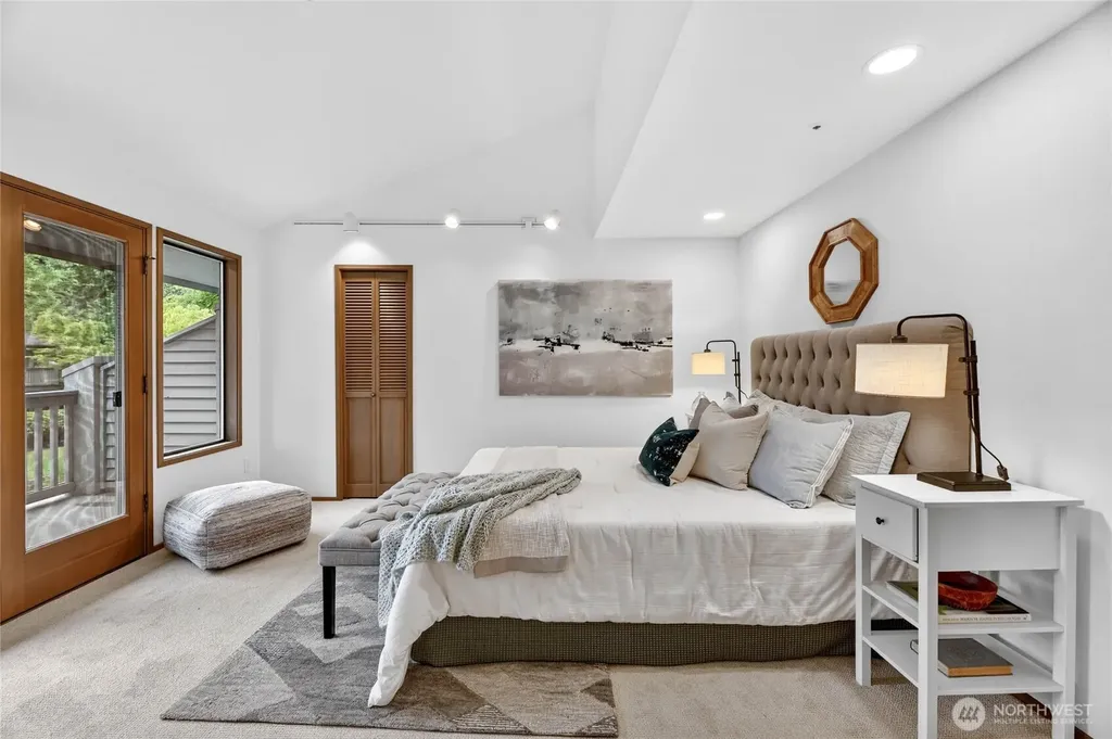 19616 61st Place NE Kenmore WA 98028