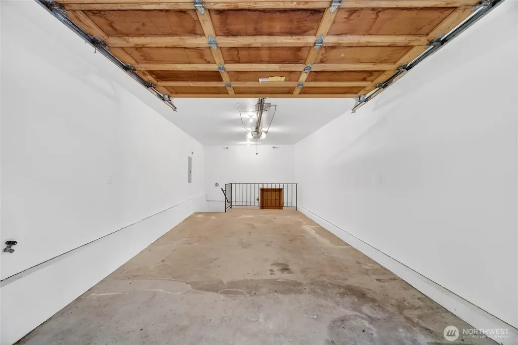 19616 61st Place NE Kenmore WA 98028