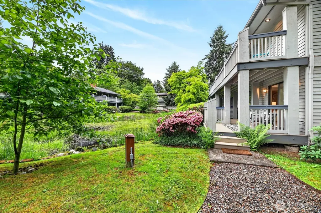 19616 61st Place NE Kenmore WA 98028