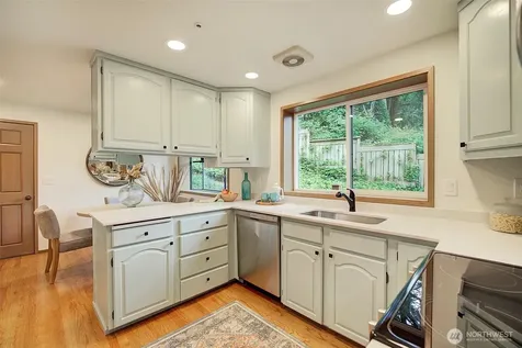 19616 61st Place NE Kenmore WA 98028