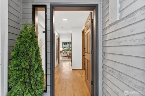 19616 61st Place NE Kenmore WA 98028