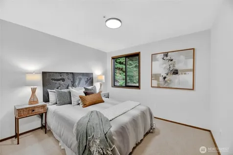 19616 61st Place NE Kenmore WA 98028