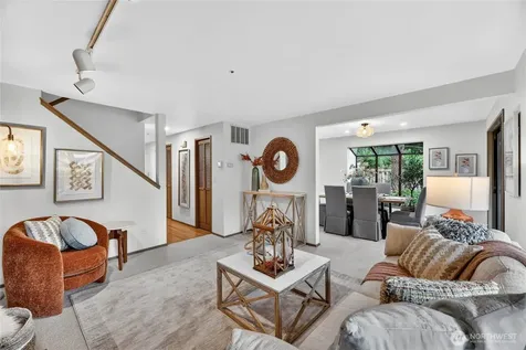 19616 61st Place NE Kenmore WA 98028
