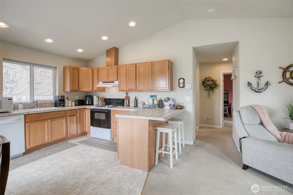 414 Salina Cruz Avenue SW Ocean Shores WA 98569