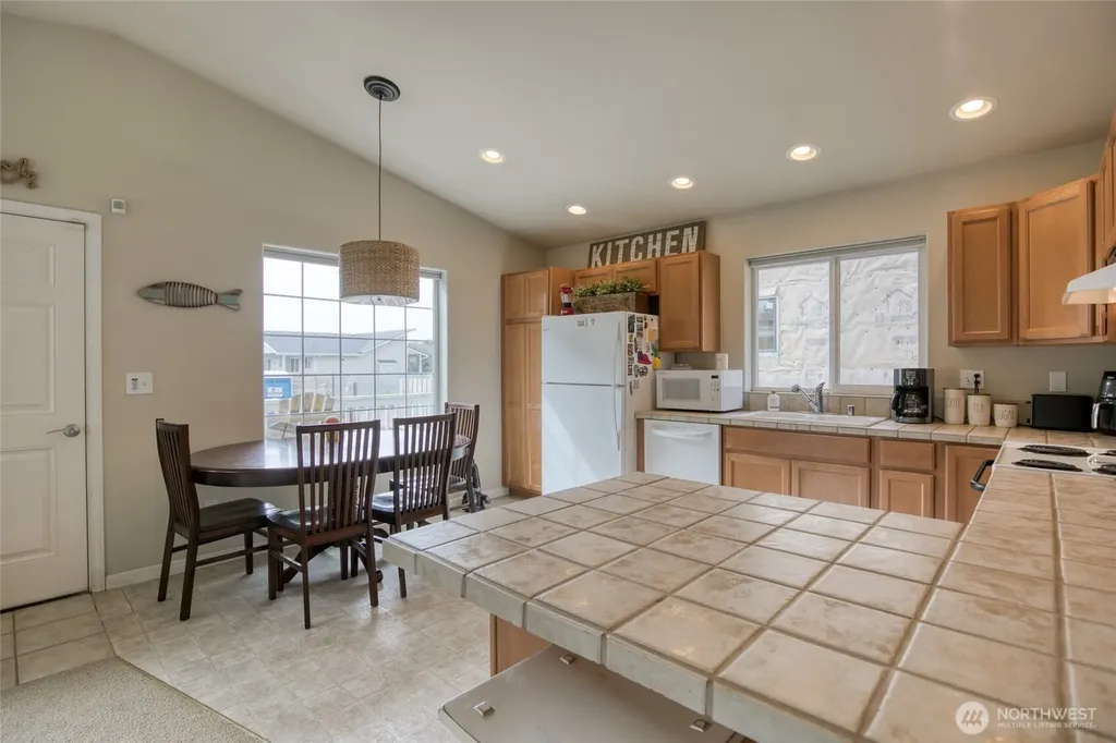 414 Salina Cruz Avenue SW Ocean Shores WA 98569