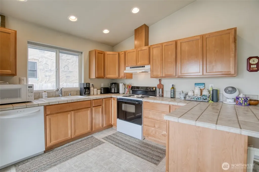 414 Salina Cruz Avenue SW Ocean Shores WA 98569