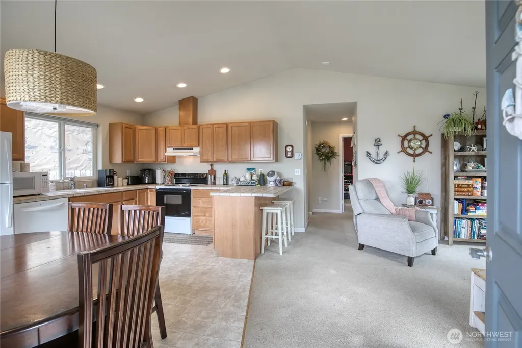 414 Salina Cruz Avenue SW Ocean Shores WA 98569