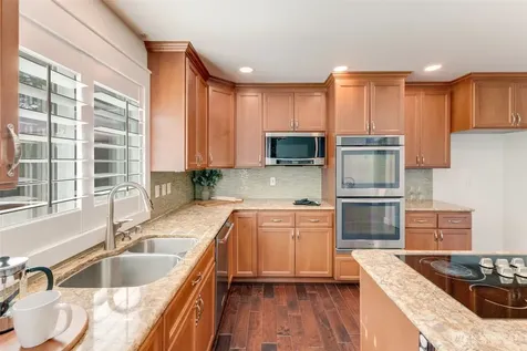 1820 34th Street SE Puyallup WA 98372
