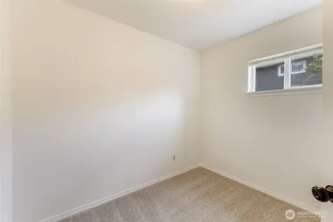 1820 34th Street SE Puyallup WA 98372