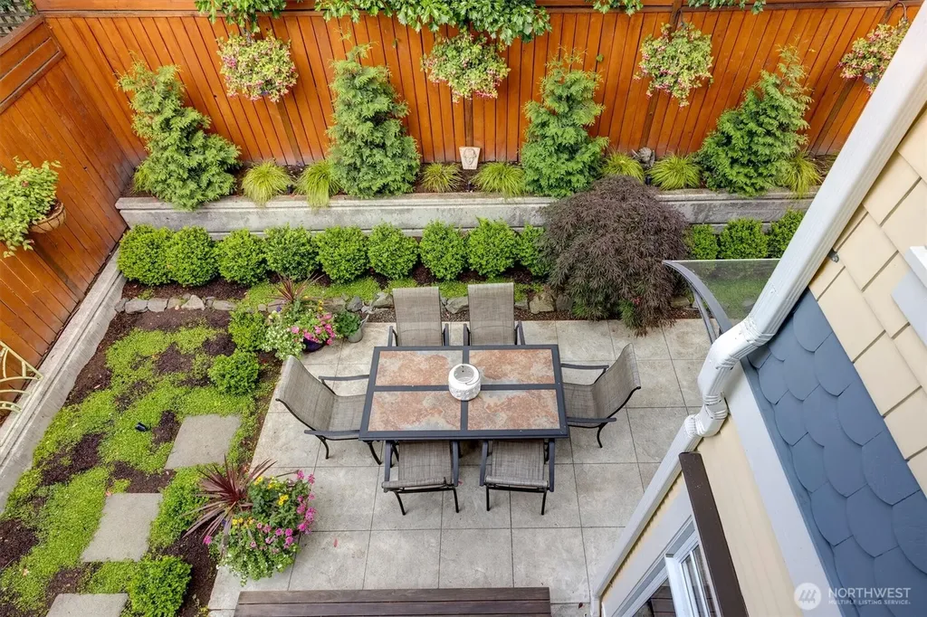 612 11th Avenue E Seattle WA 98102