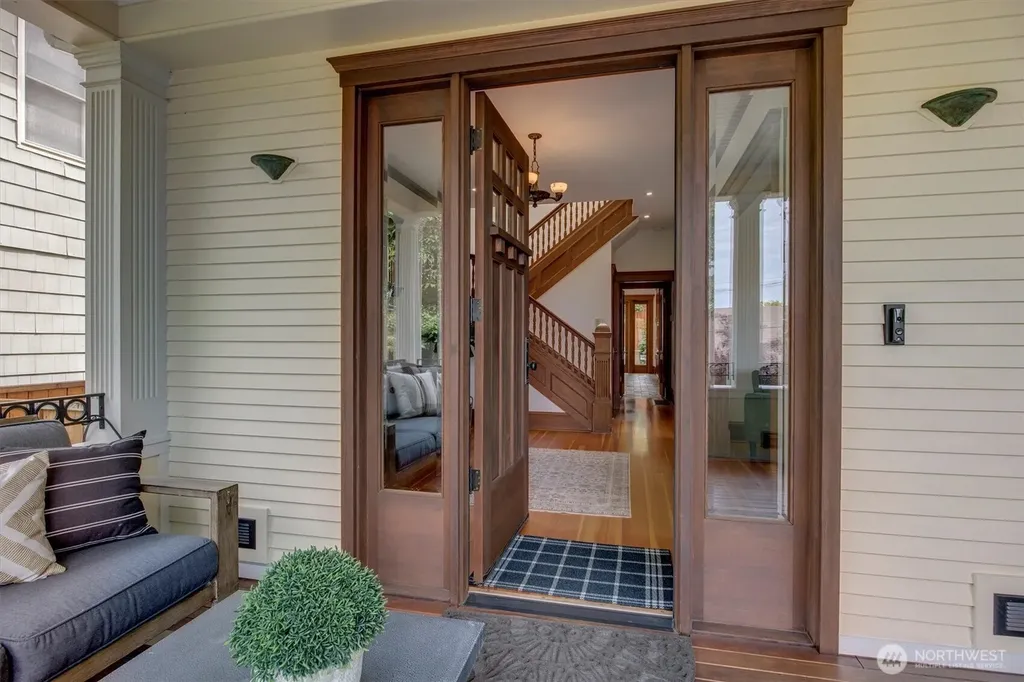 612 11th Avenue E Seattle WA 98102