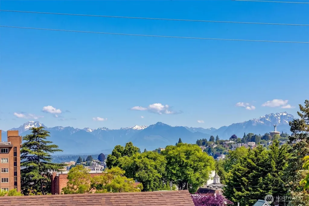 612 11th Avenue E Seattle WA 98102
