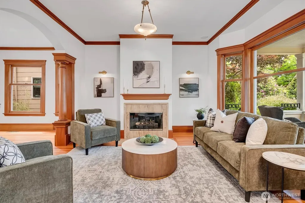 612 11th Avenue E Seattle WA 98102