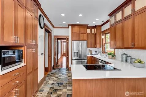 612 11th Avenue E Seattle WA 98102