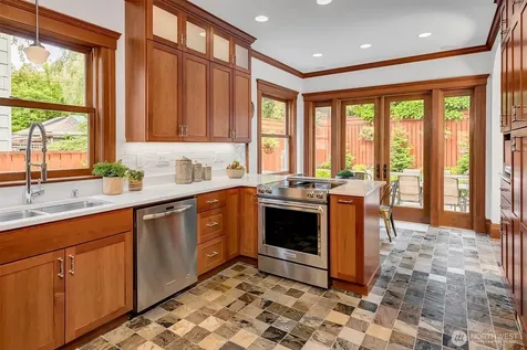 612 11th Avenue E Seattle WA 98102