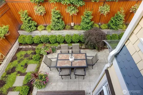 612 11th Avenue E Seattle WA 98102