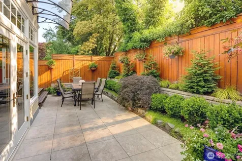 612 11th Avenue E Seattle WA 98102