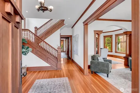 612 11th Avenue E Seattle WA 98102
