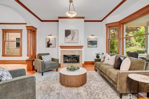 612 11th Avenue E Seattle WA 98102