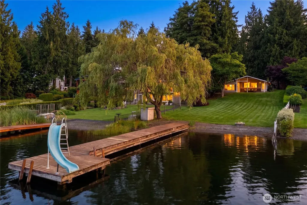 31089 E Lake Morton Drive SE Kent WA 98042