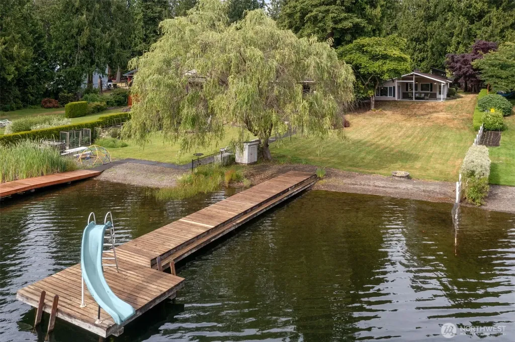 31089 E Lake Morton Drive SE Kent WA 98042