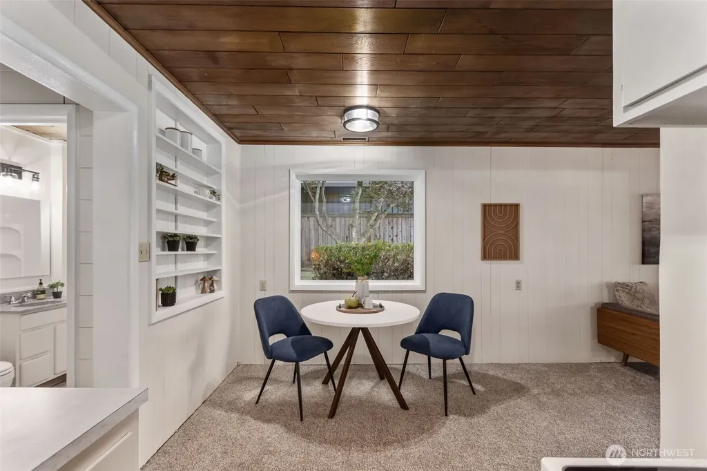31089 E Lake Morton Drive SE Kent WA 98042