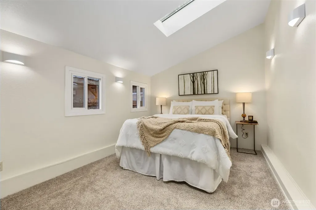 31089 E Lake Morton Drive SE Kent WA 98042