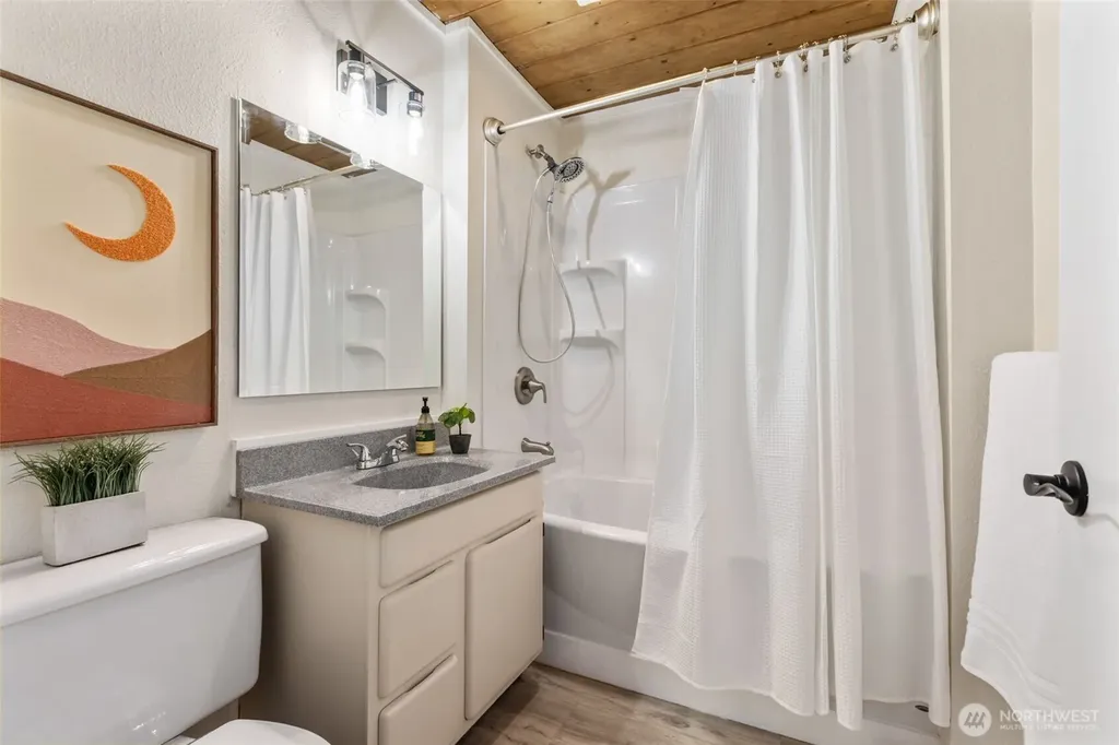 31089 E Lake Morton Drive SE Kent WA 98042