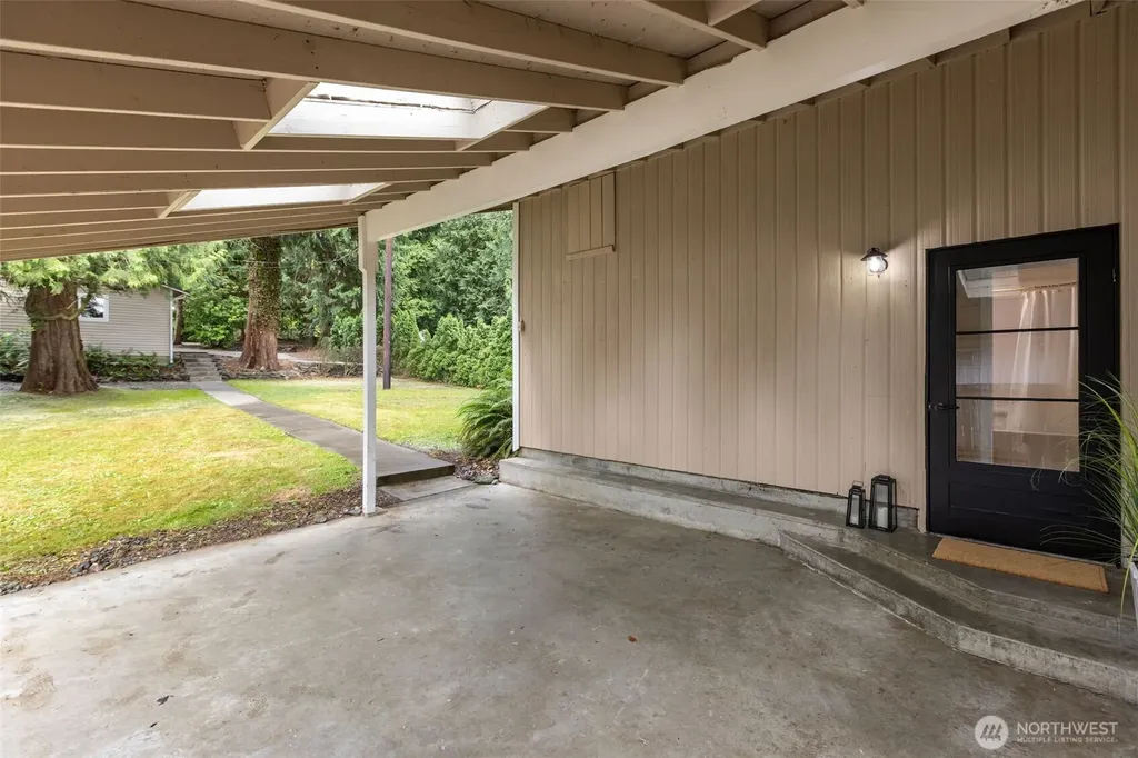 31089 E Lake Morton Drive SE Kent WA 98042