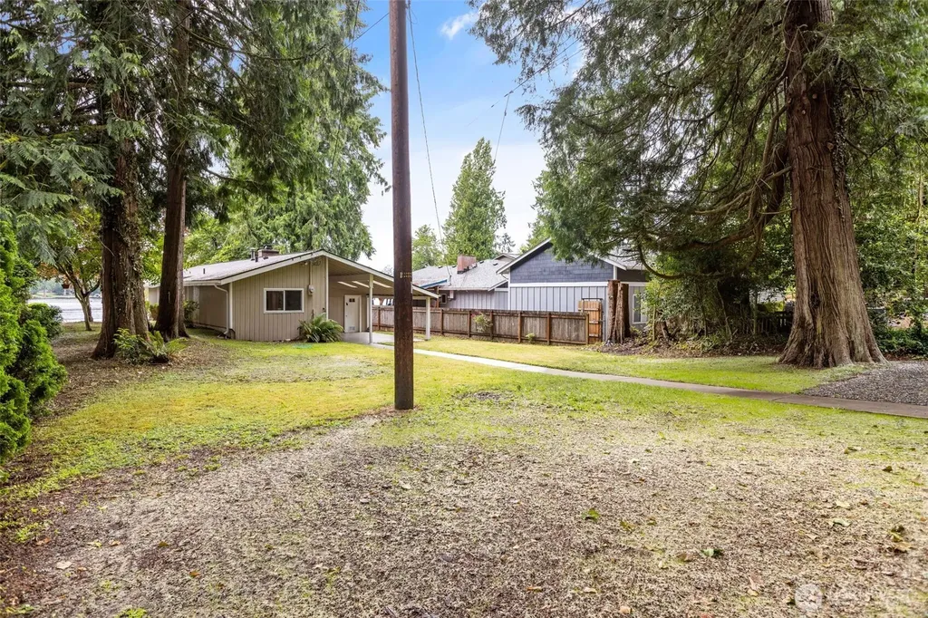 31089 E Lake Morton Drive SE Kent WA 98042