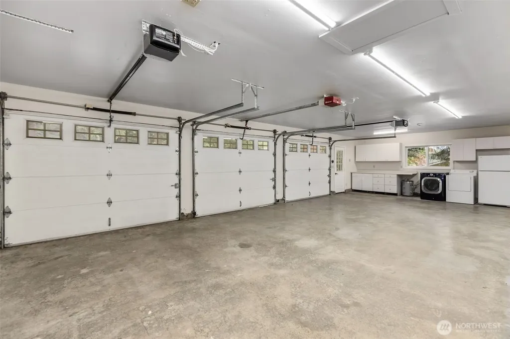 31089 E Lake Morton Drive SE Kent WA 98042