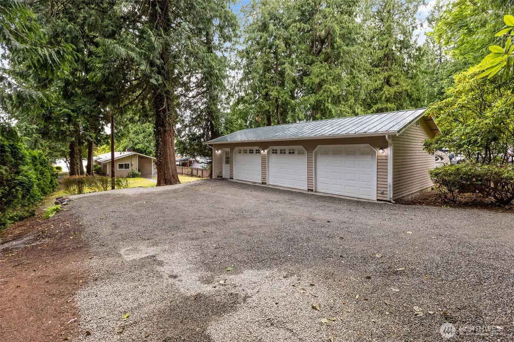 31089 E Lake Morton Drive SE Kent WA 98042