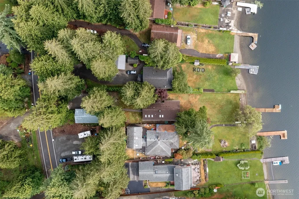 31089 E Lake Morton Drive SE Kent WA 98042