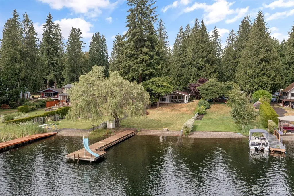 31089 E Lake Morton Drive SE Kent WA 98042