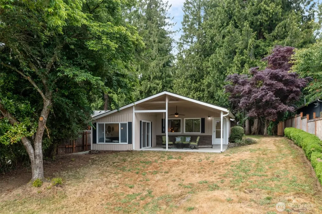 31089 E Lake Morton Drive SE Kent WA 98042