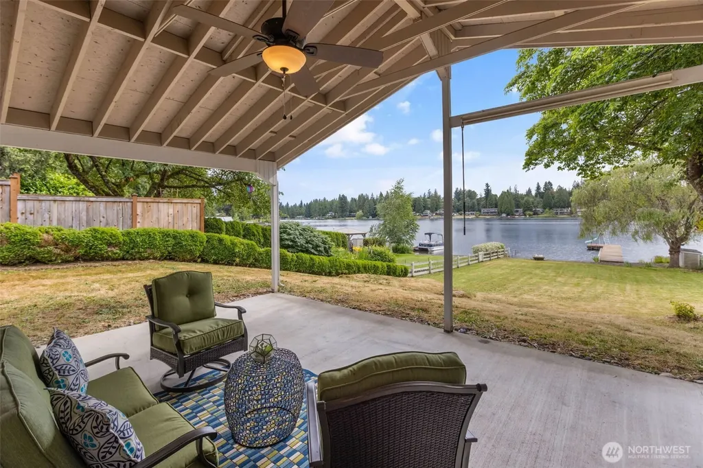 31089 E Lake Morton Drive SE Kent WA 98042