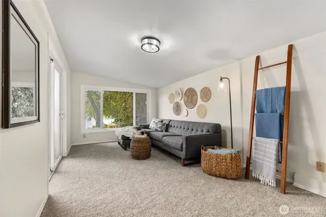31089 E Lake Morton Drive SE Kent WA 98042