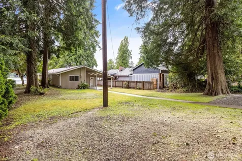 31089 E Lake Morton Drive SE Kent WA 98042