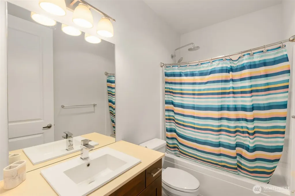 9729 10th Place SW Seattle WA 98106