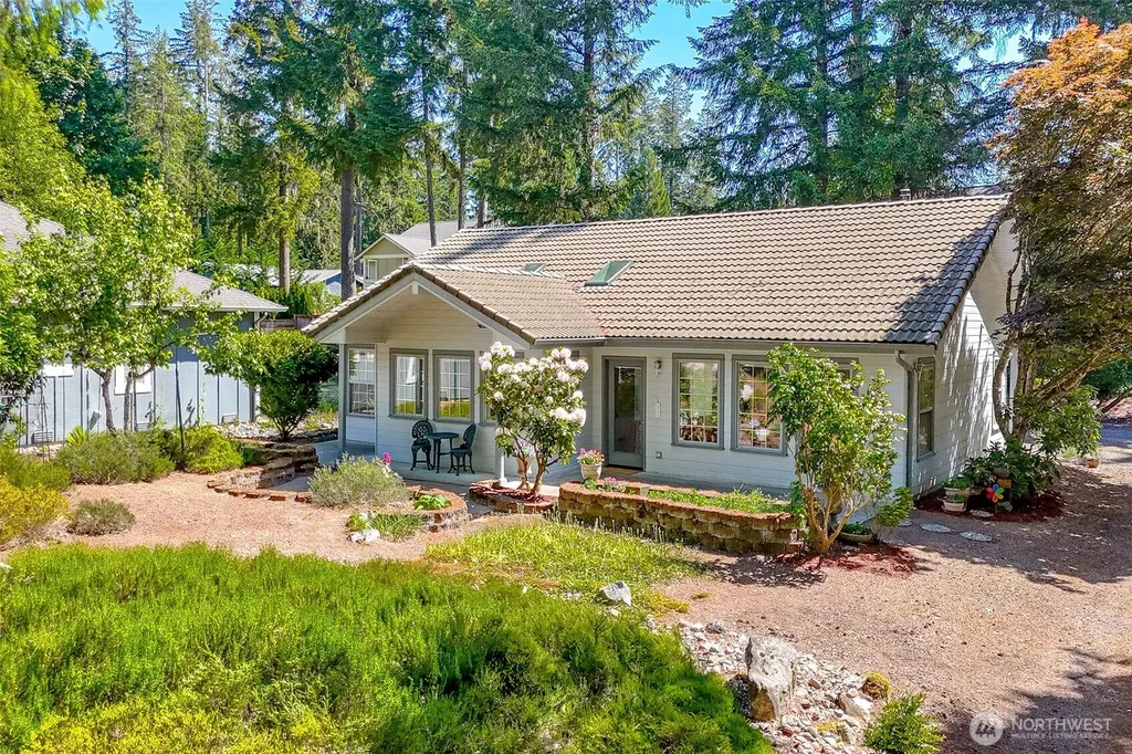 91 E Lake Forest Drive Allyn WA 98524
