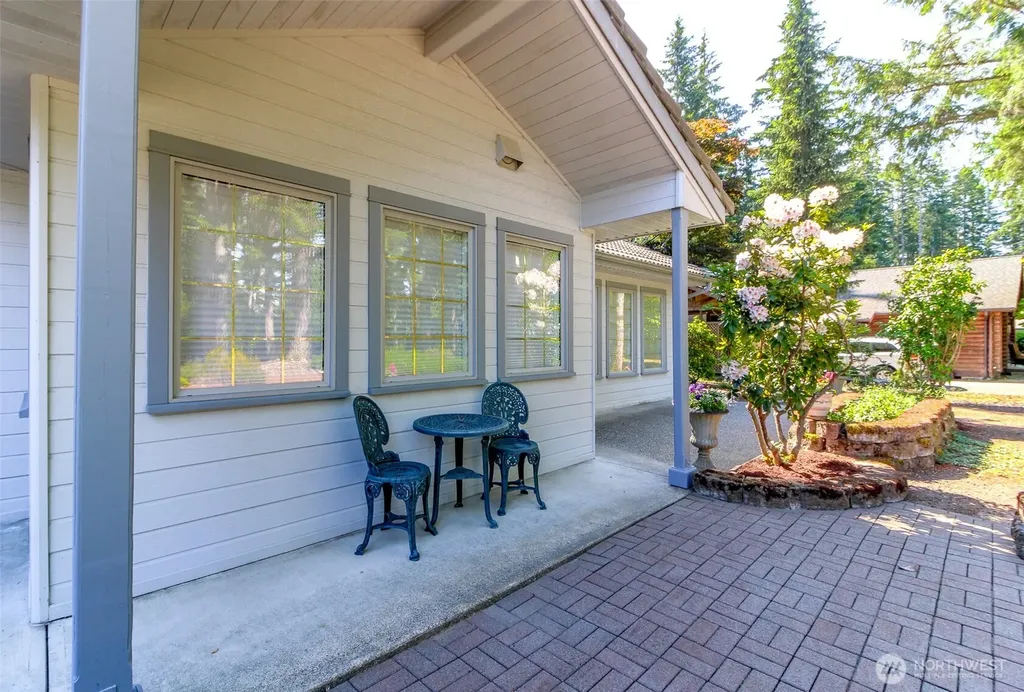 91 E Lake Forest Drive Allyn WA 98524