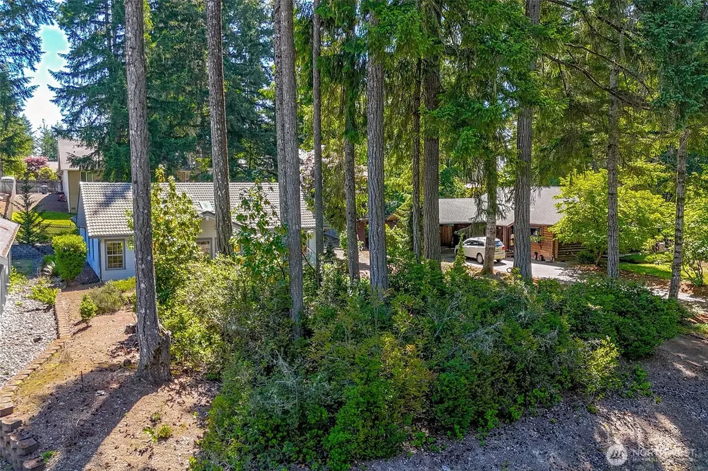 91 E Lake Forest Drive Allyn WA 98524